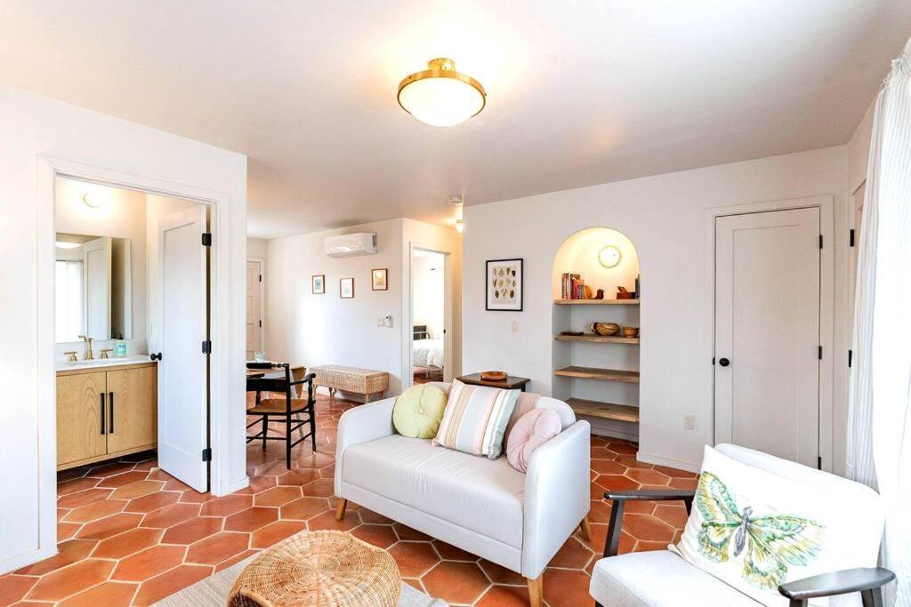 Cute & Cozy 2br 1ba Adobe W Firepit Near Ua & Umc, Summer Rates! * Tucson